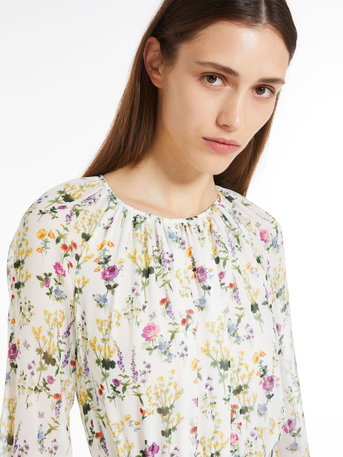 Long dress in printed organza