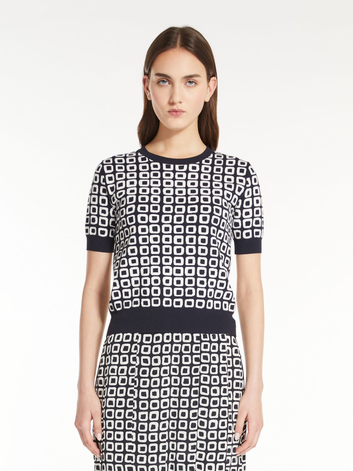 Jacquard yarn sweater