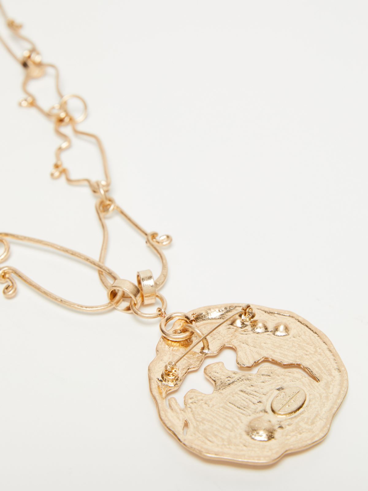 Metal brooch necklace