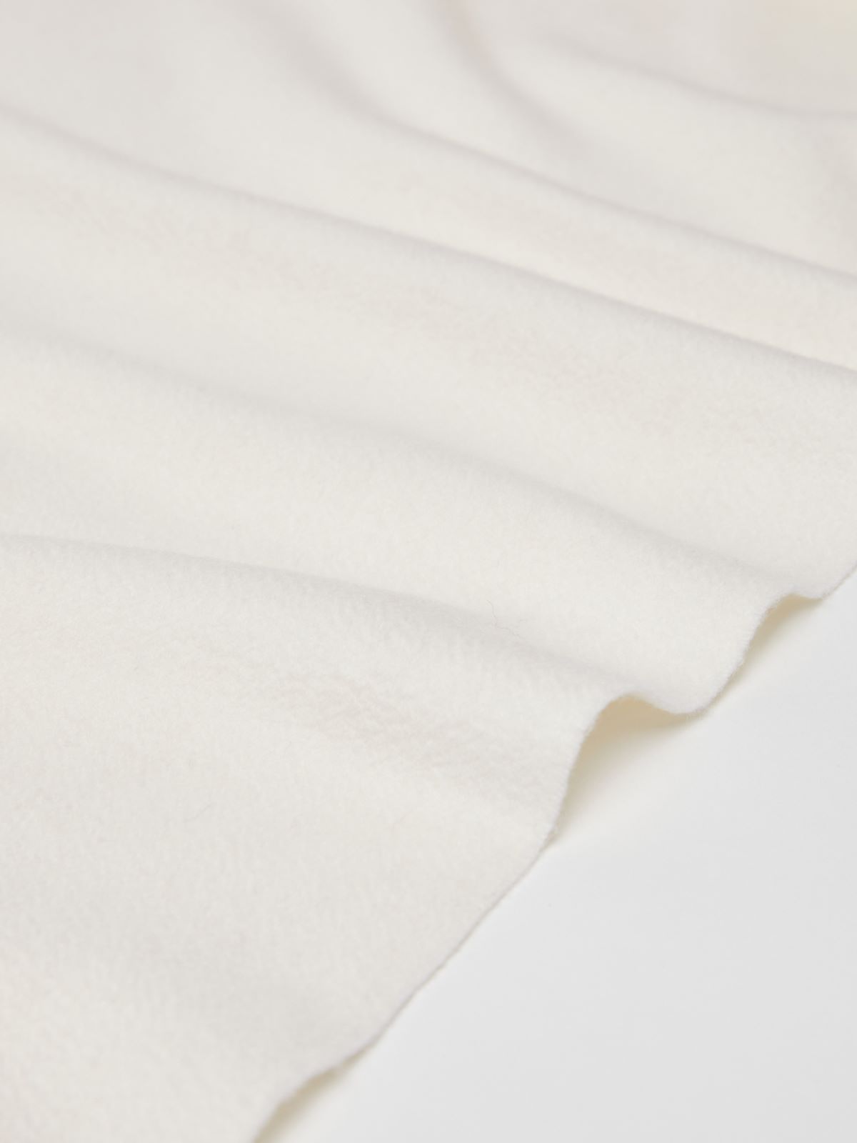 Cashmere stole with embroidery and fringes