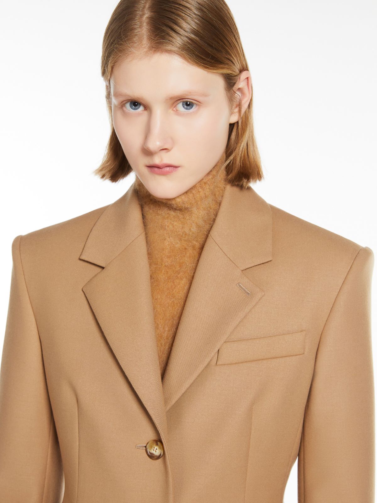 Stretch flannel tailored blazer