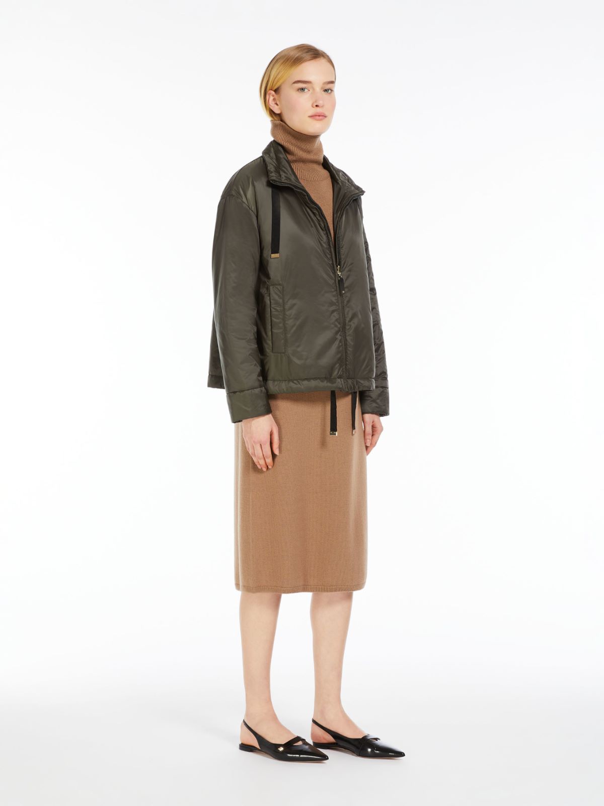 Reversible jacket in water-resistant technical canvas