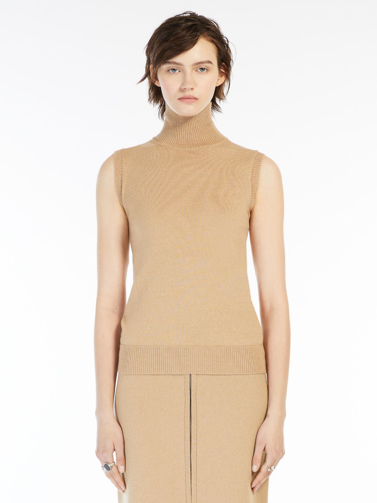 Sleeveless mock polo-neck sweater