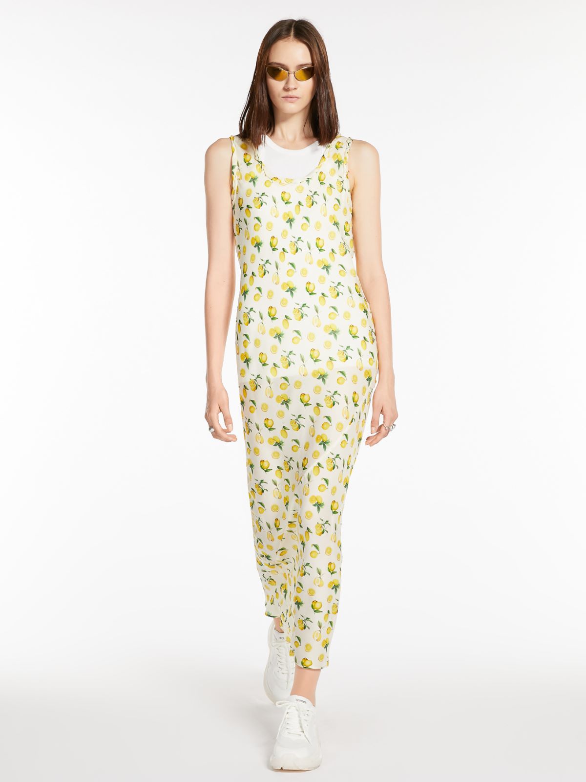 Long sleeveless dress