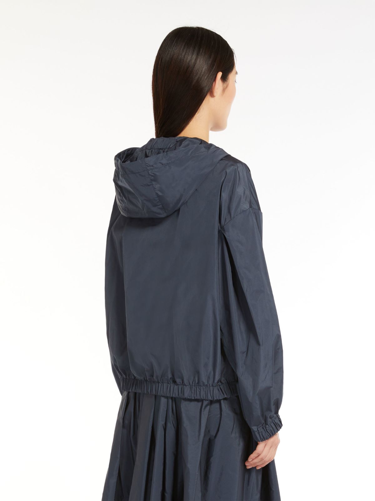 Short parka in water-resistant taffeta
