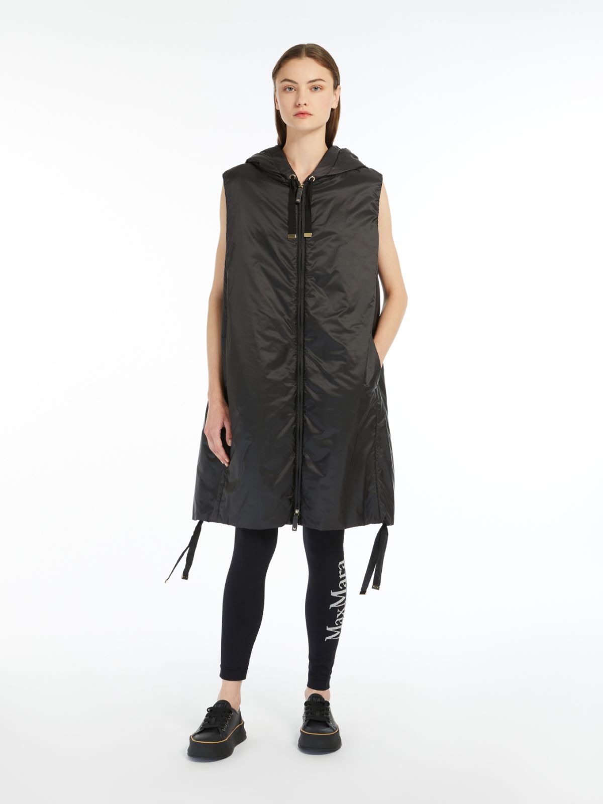 Water-resistant technical canvas gilet