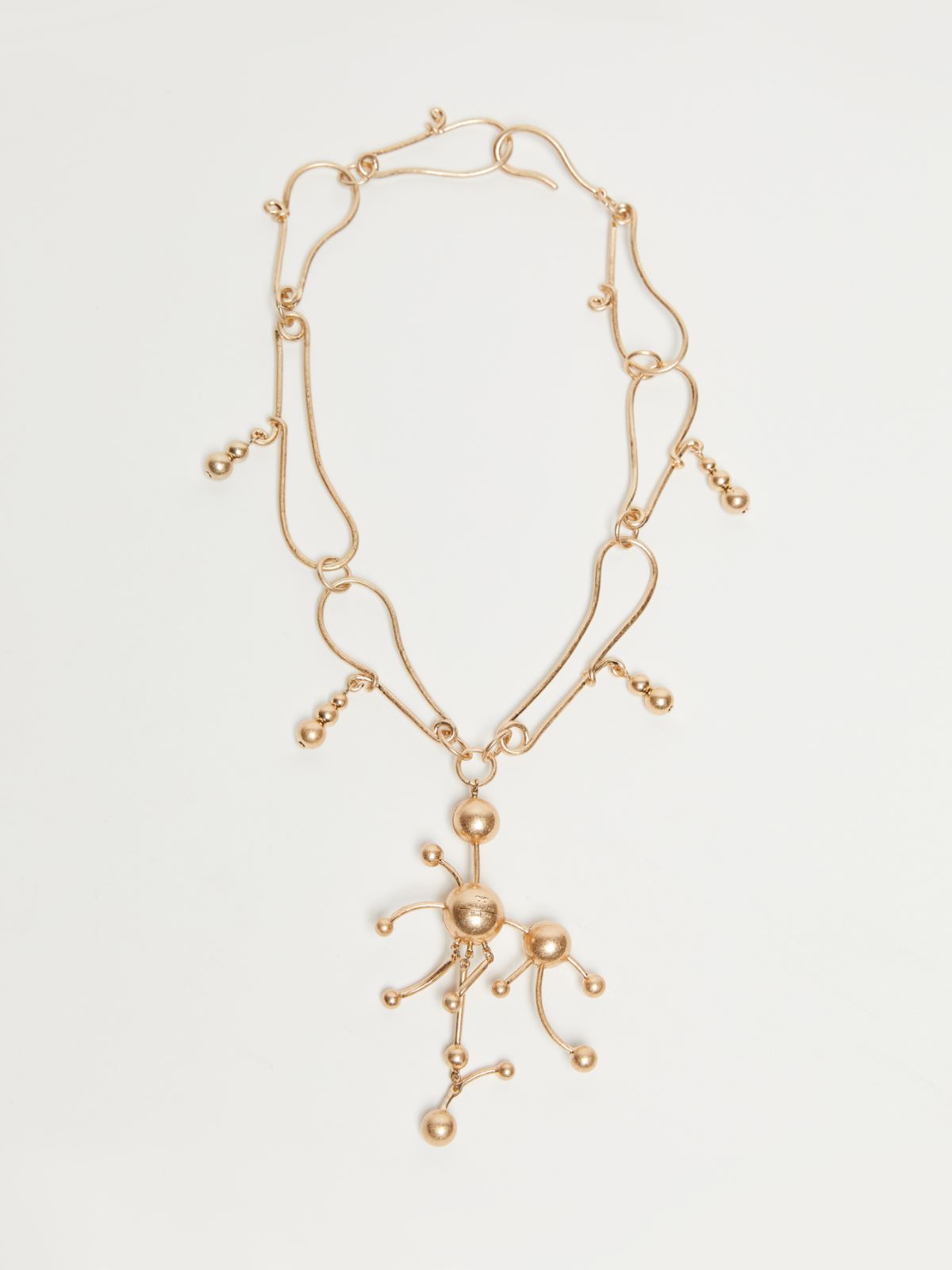 Metal pendant necklace