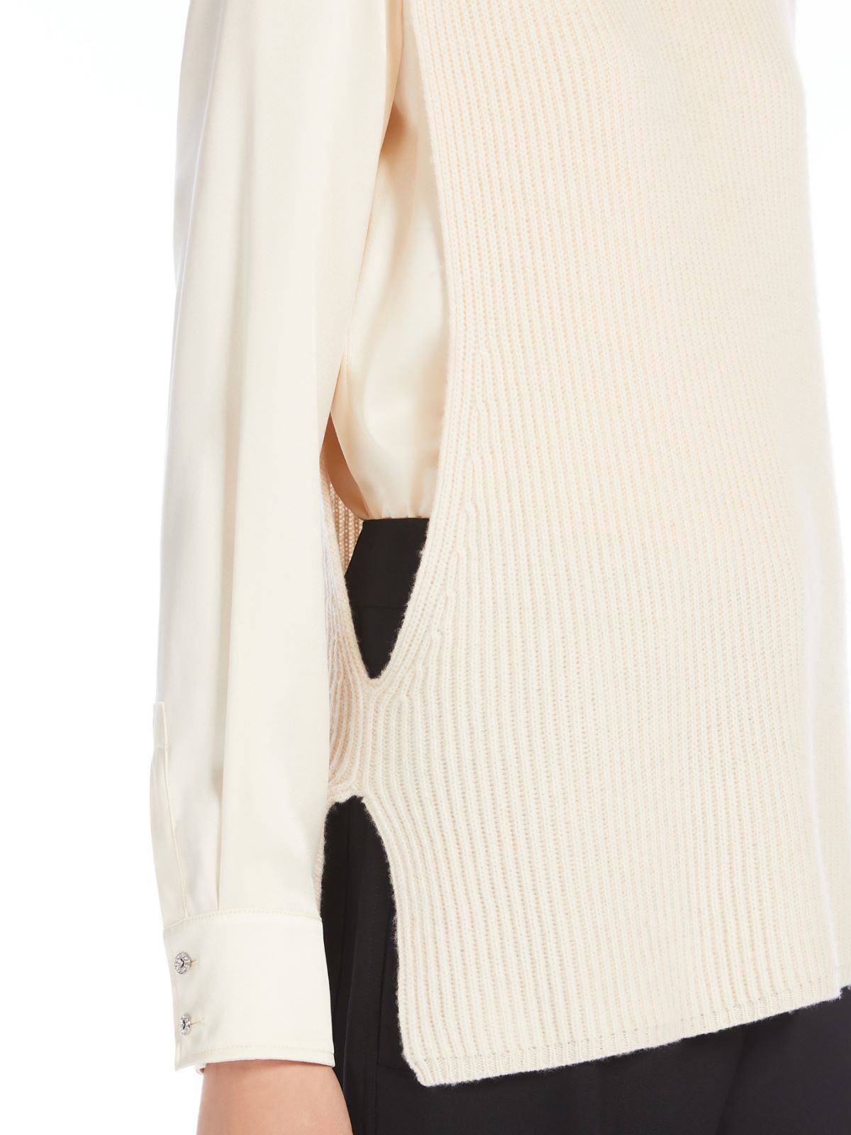 Waistcoat in cashmere-blend yarn