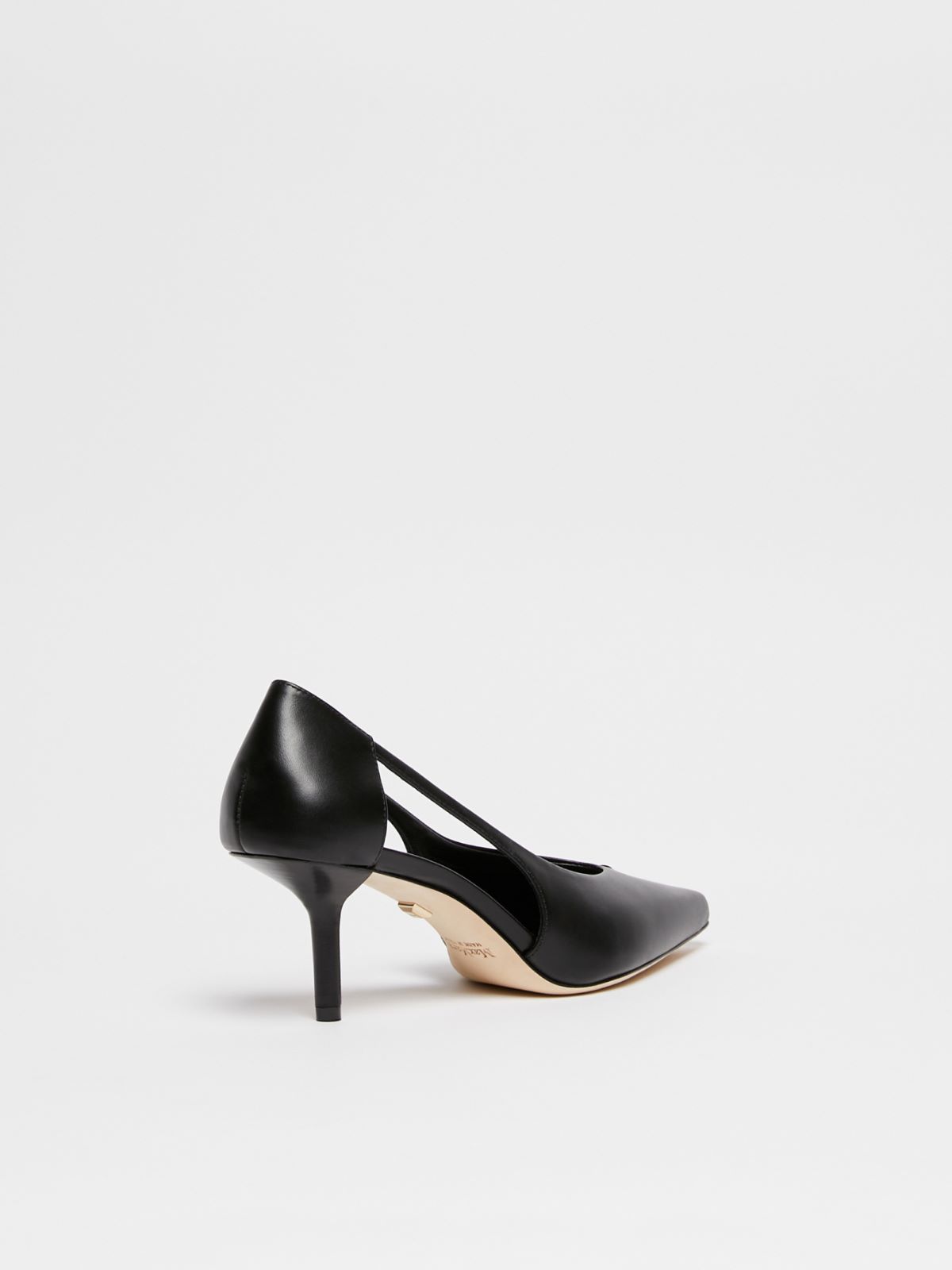 Leather court shoes