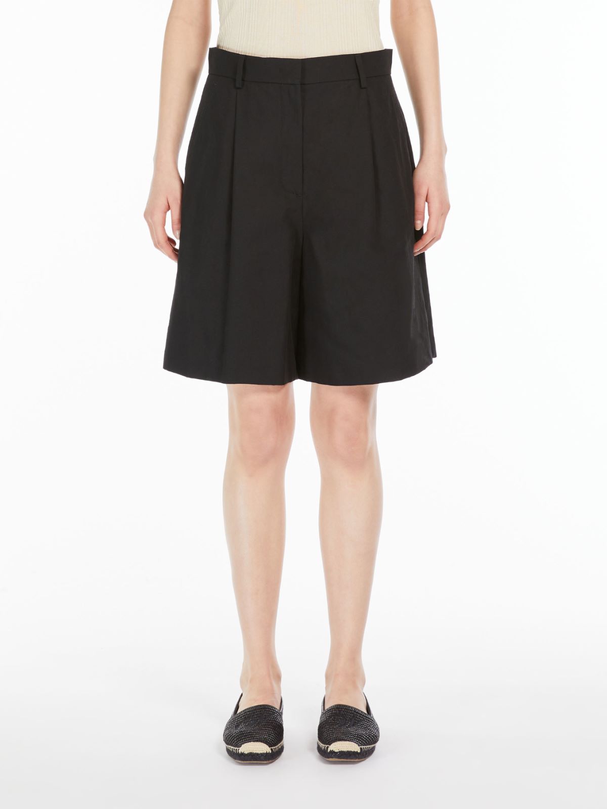 Cotton and linen canvas Bermuda shorts