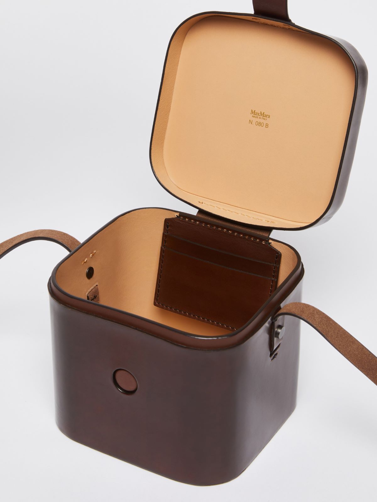 Medium leather shoulder bag