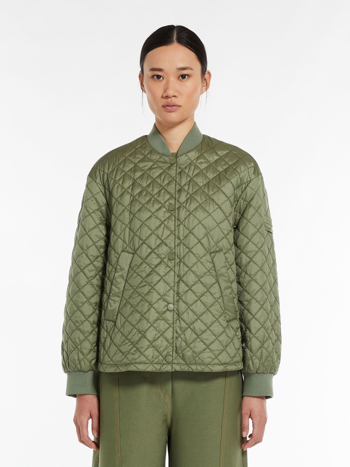 Water-repellent technical fabric jacket