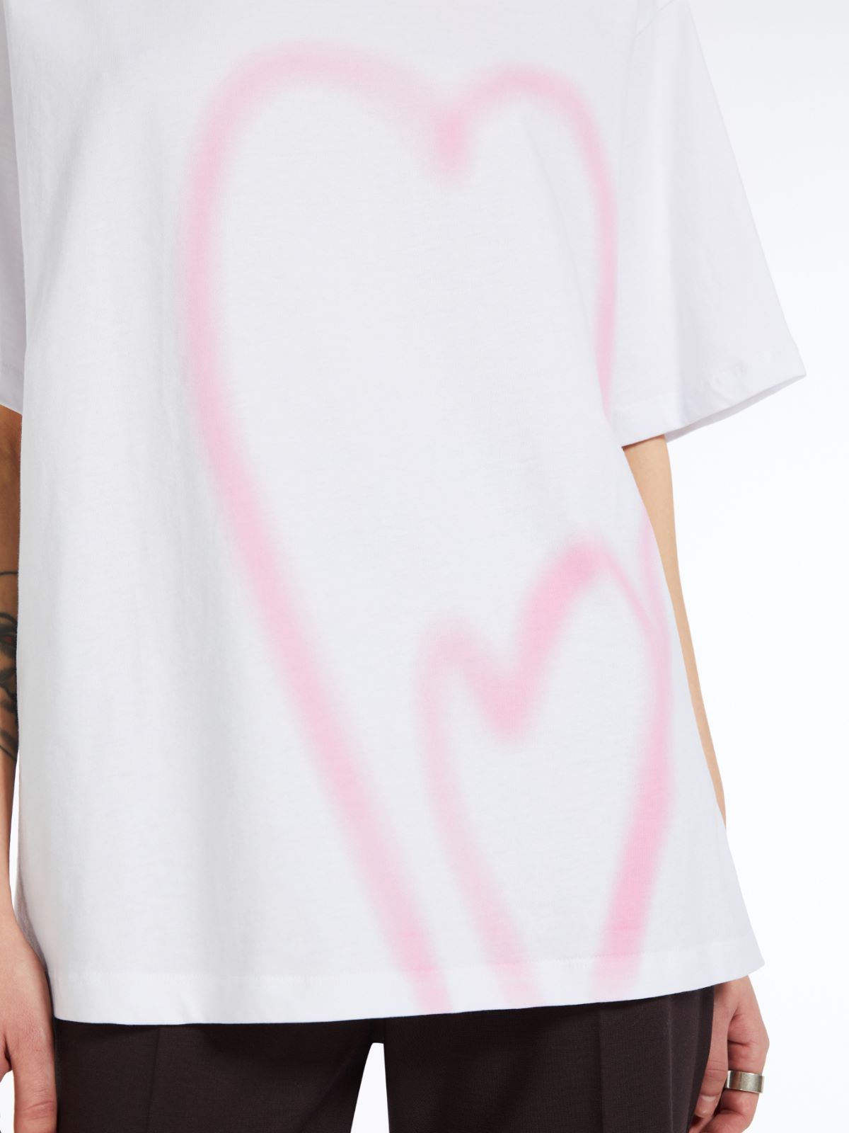 Heart print-adorned jersey T-shirt