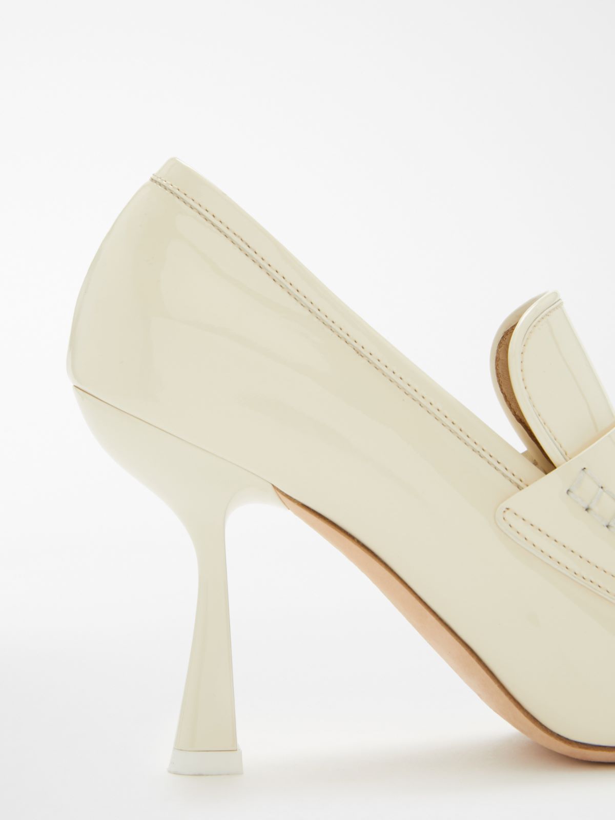 Patent leather loafers with heel