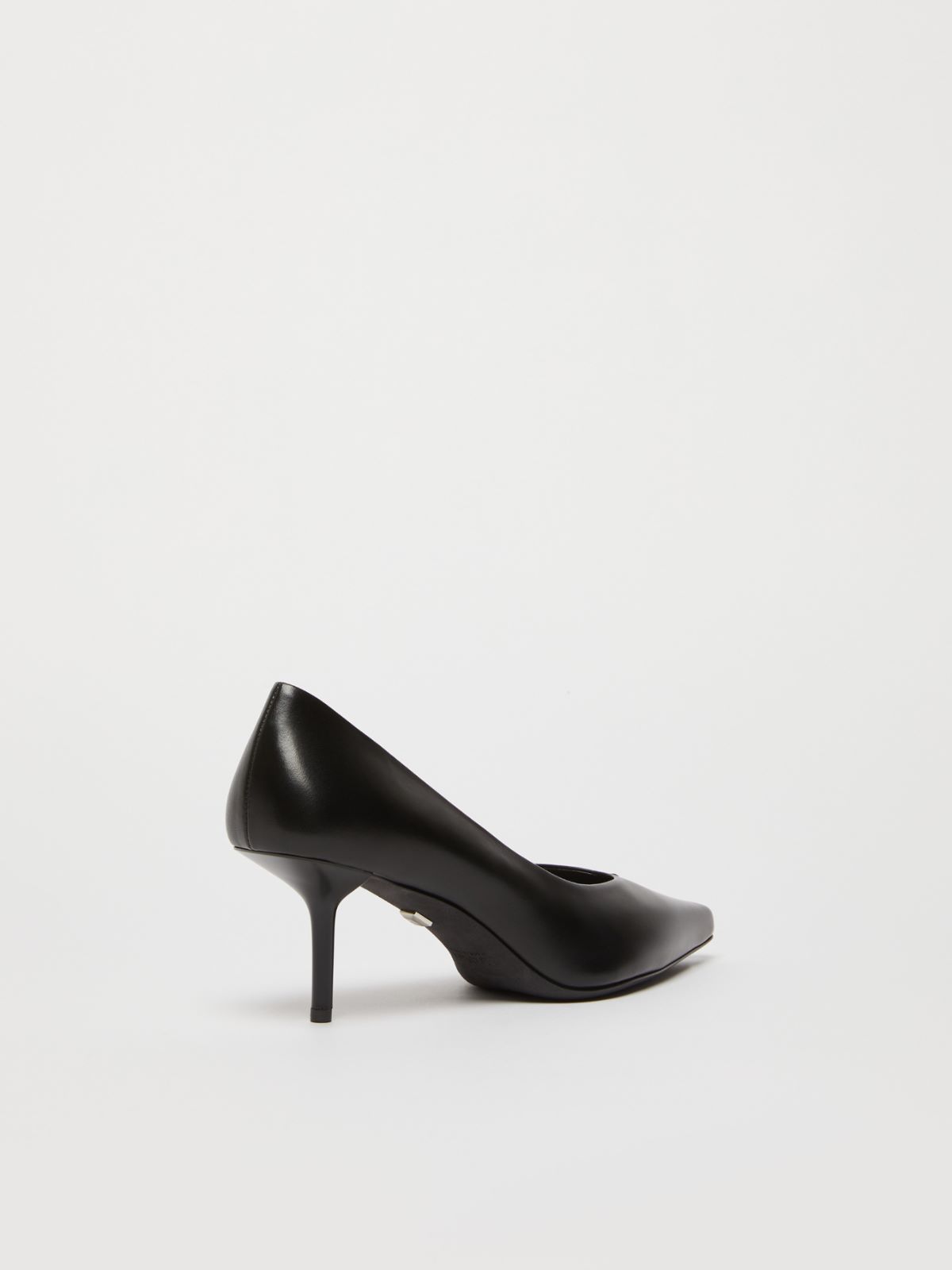 Leather court shoes