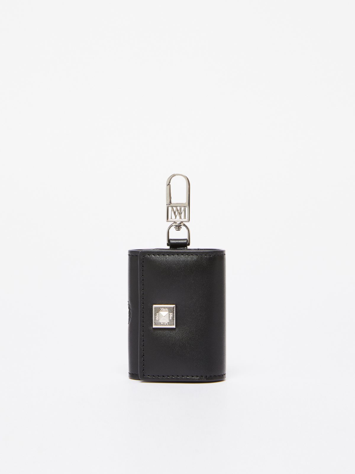 Leather earphone pouch