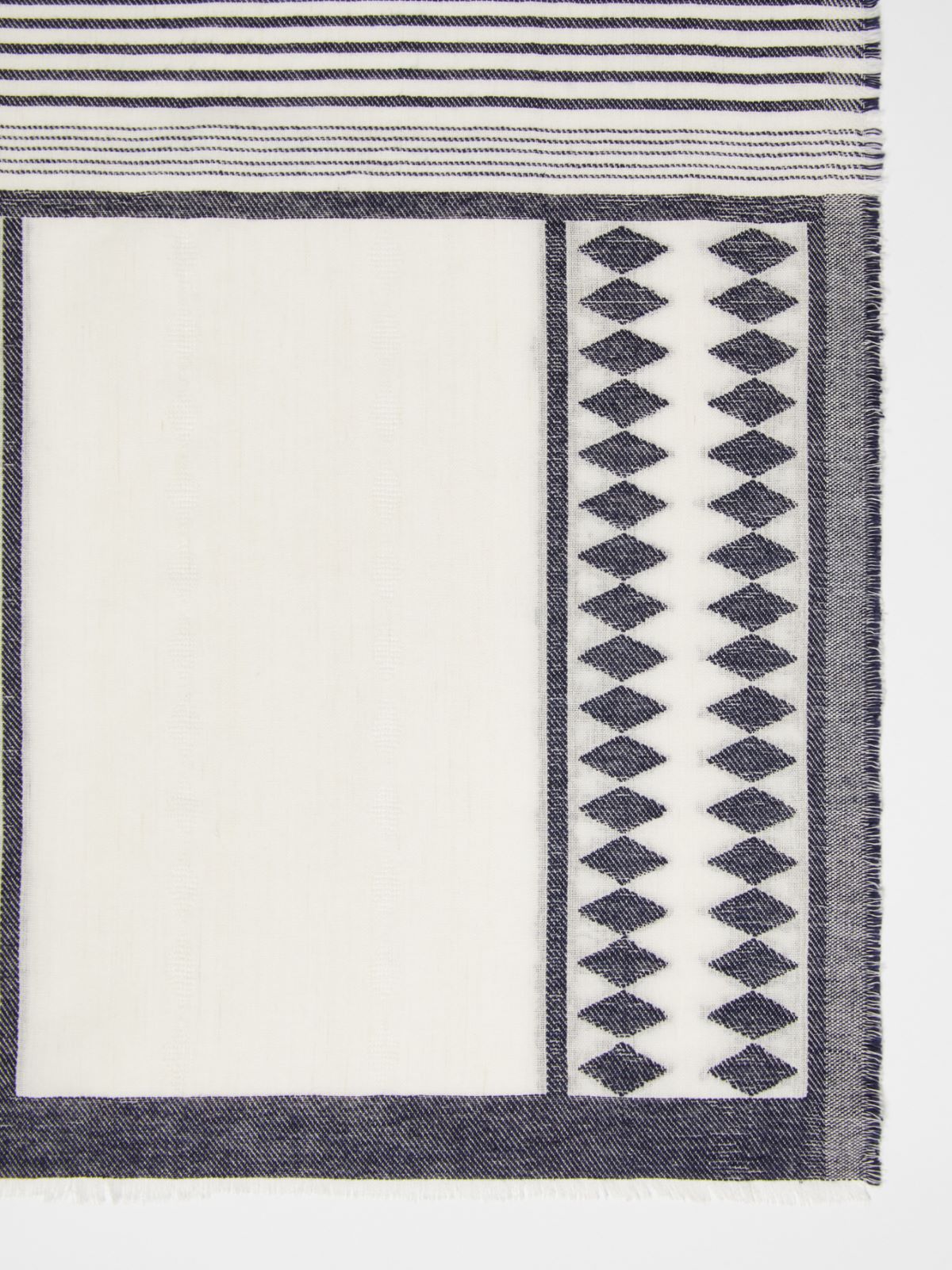 Fil coupé jacquard stole