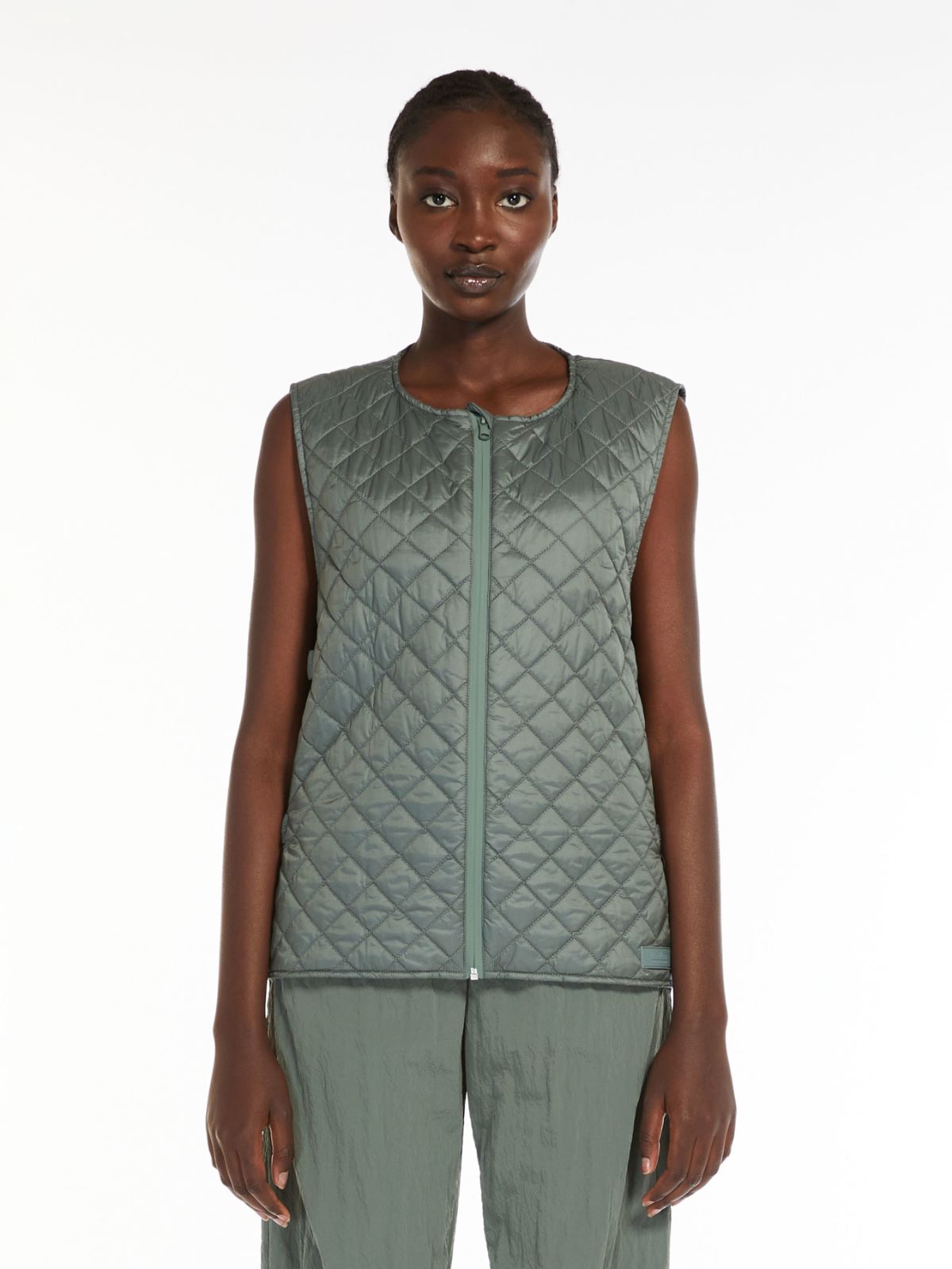 Water-repellent technical fabric gilet