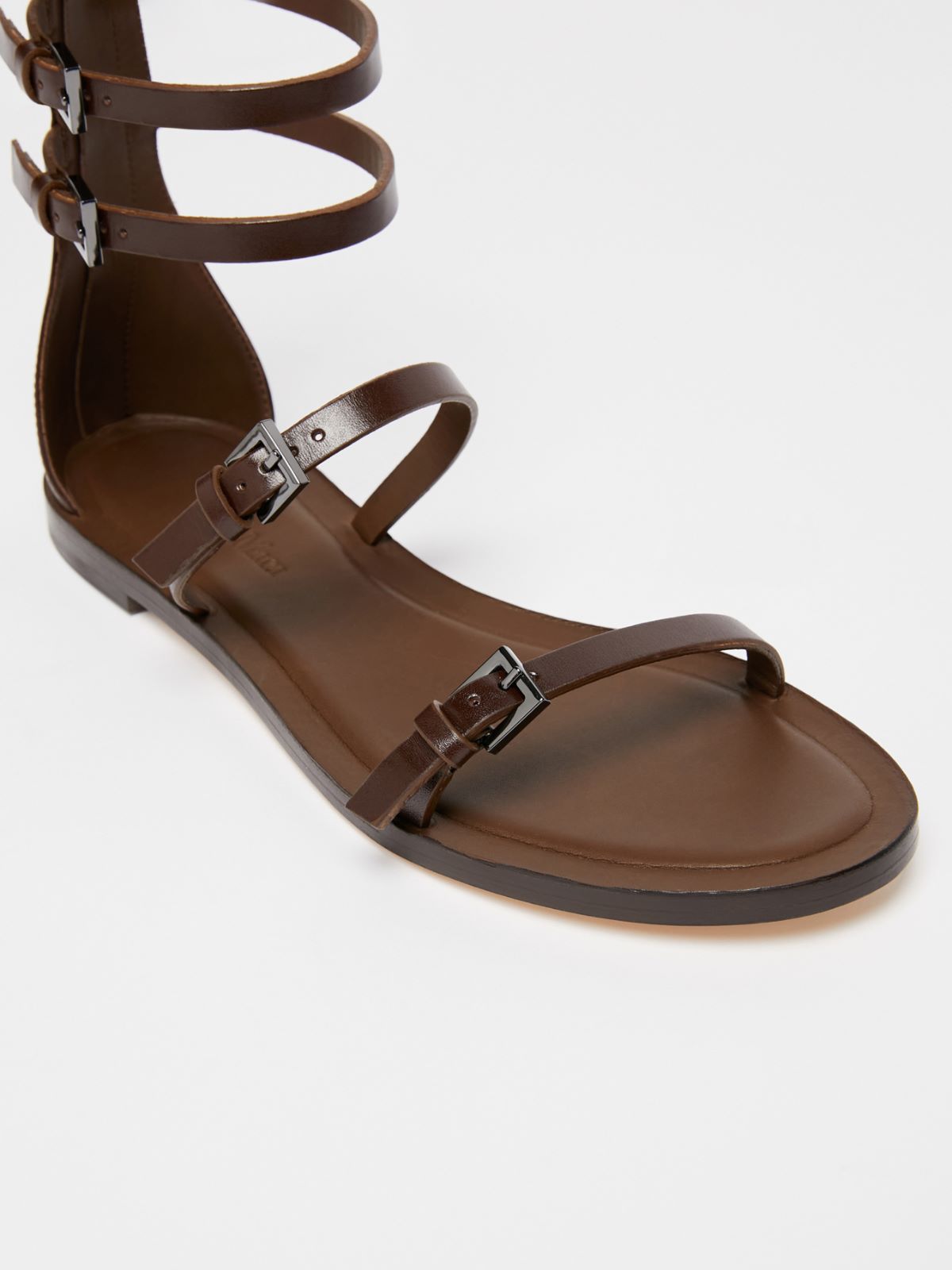 Flat leather sandals