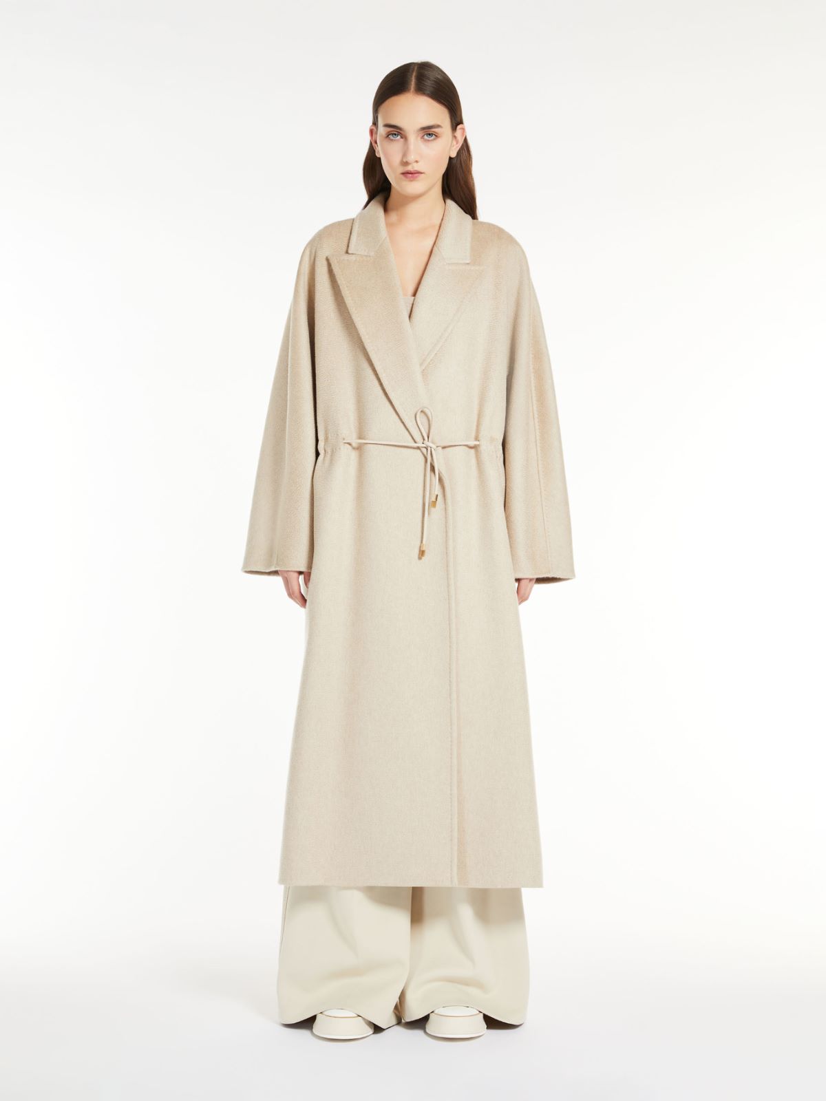 Oversize cashmere coat