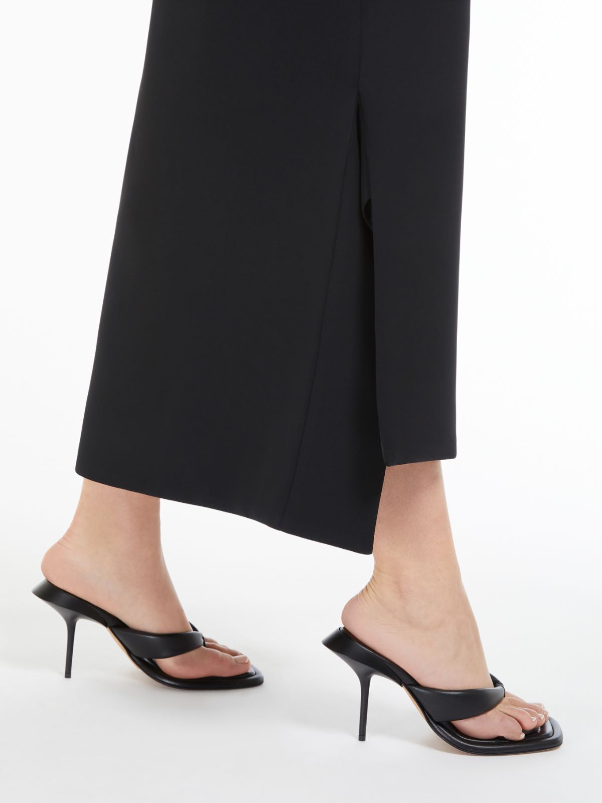 Calf-length skirt with side panels