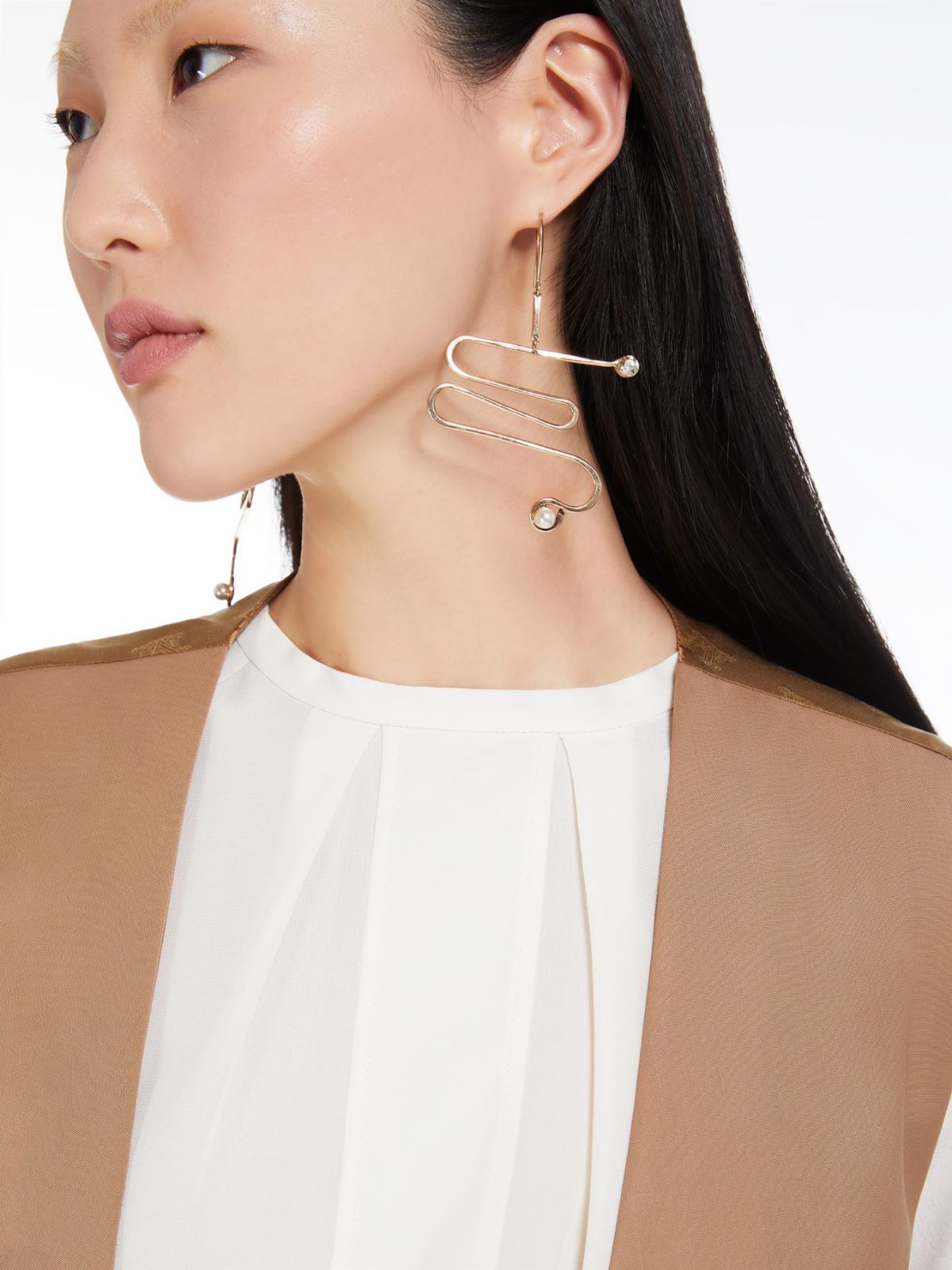 Metal spring earrings