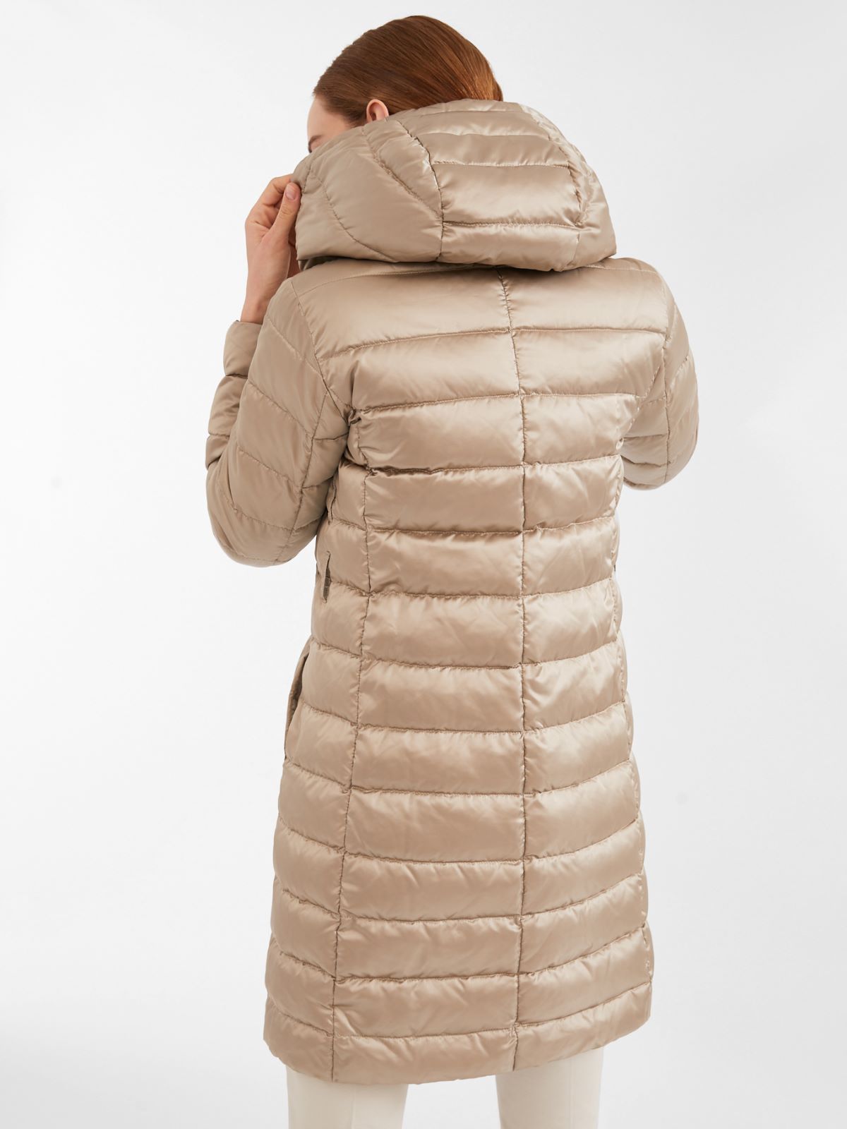 Reversible down jacket in water-repellent satin