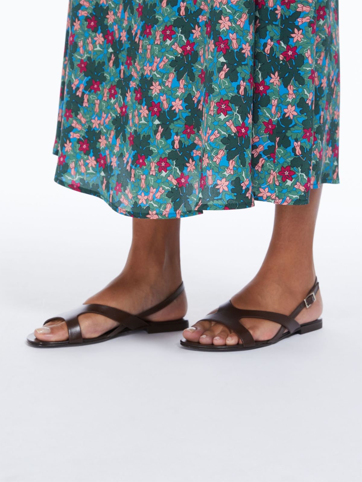 Flat leather sandals