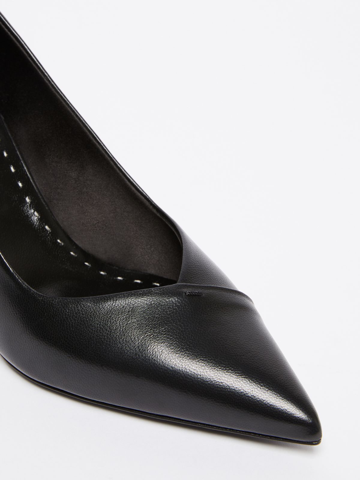 Nappa leather court shoes