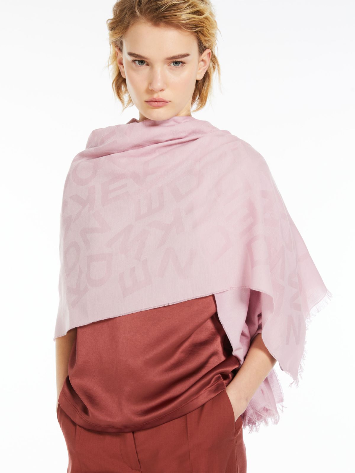 Jacquard cotton stole