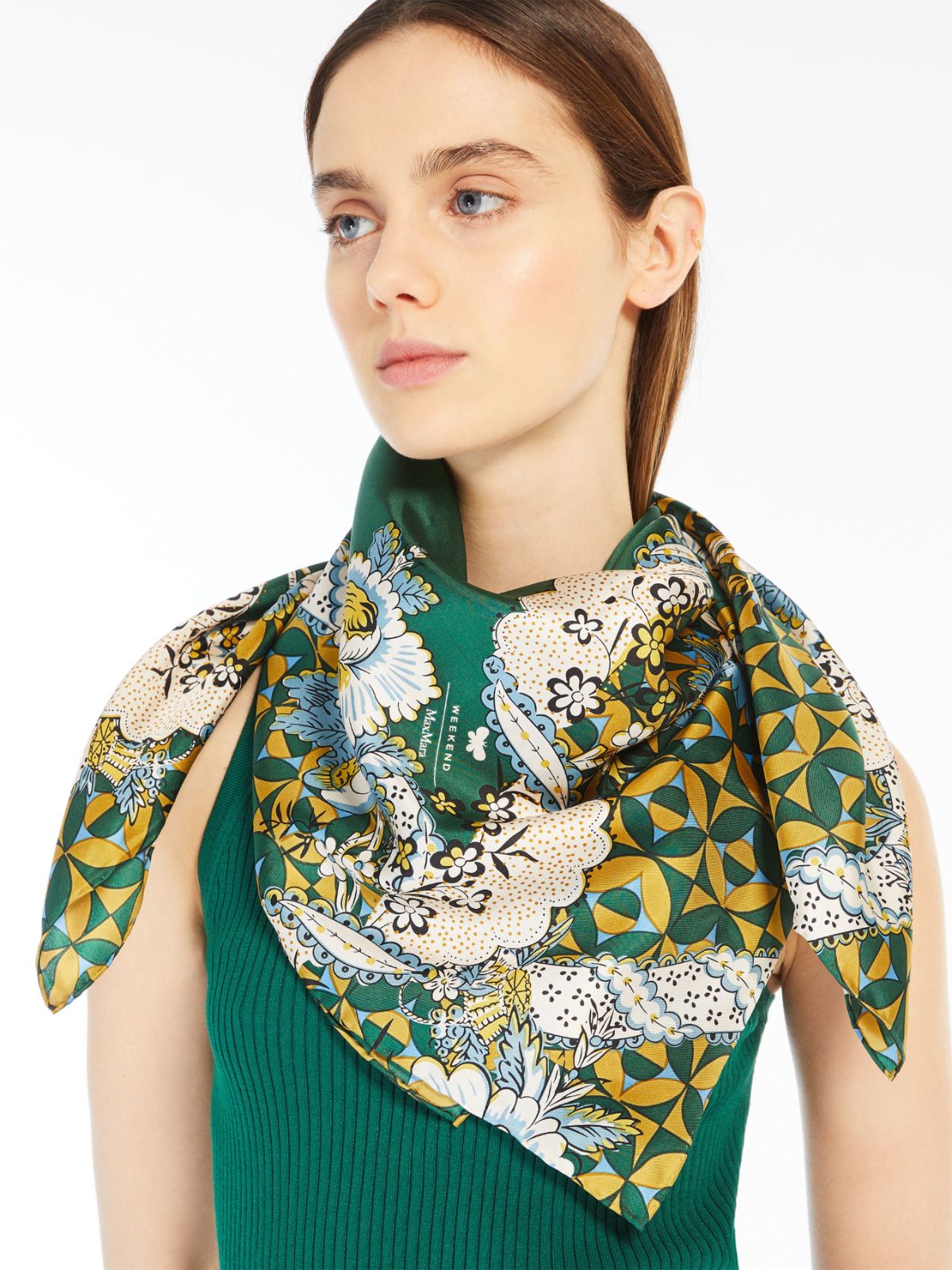 Printed silk maxi pocket square