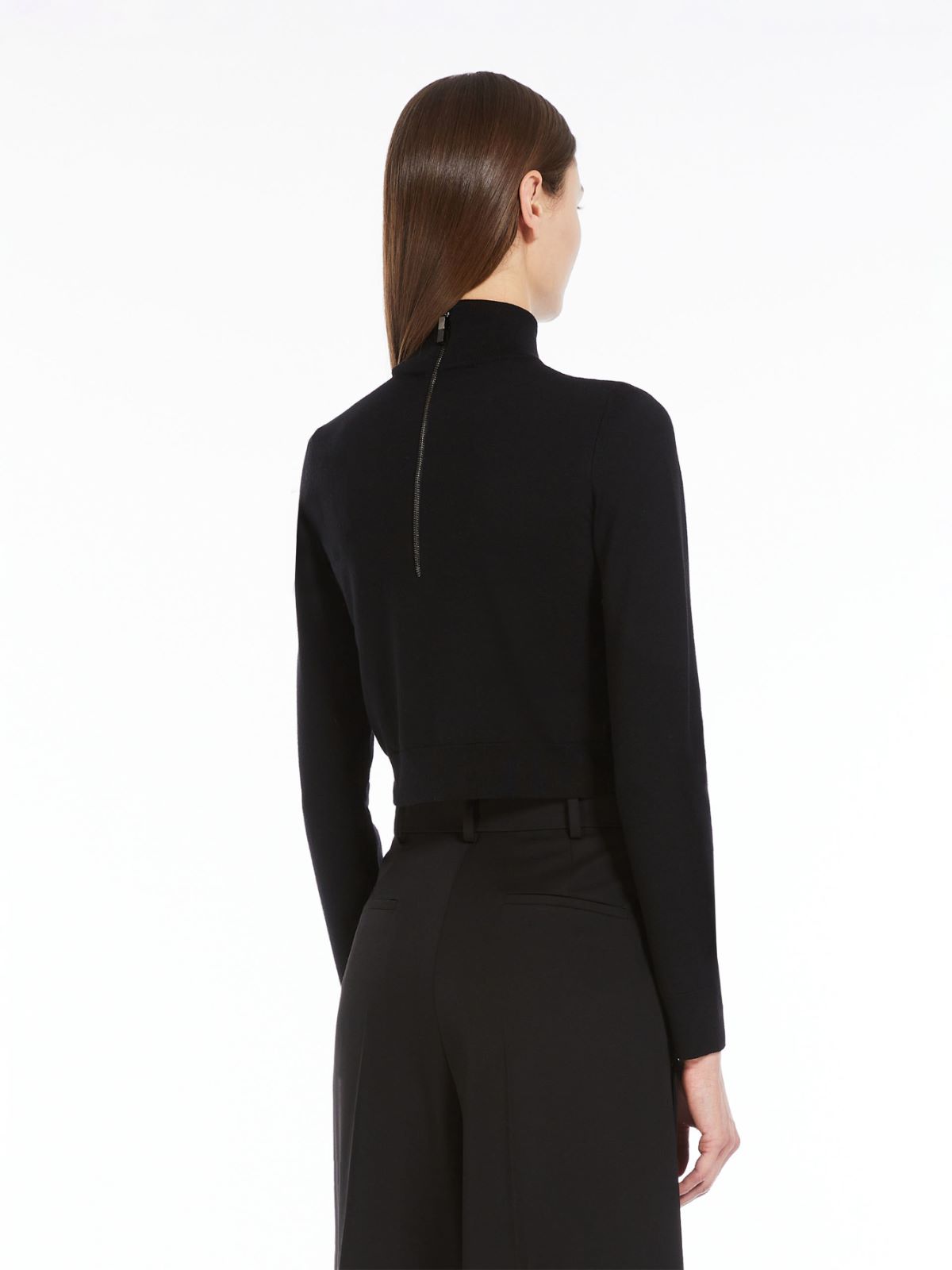 Cropped stretch wool turtleneck