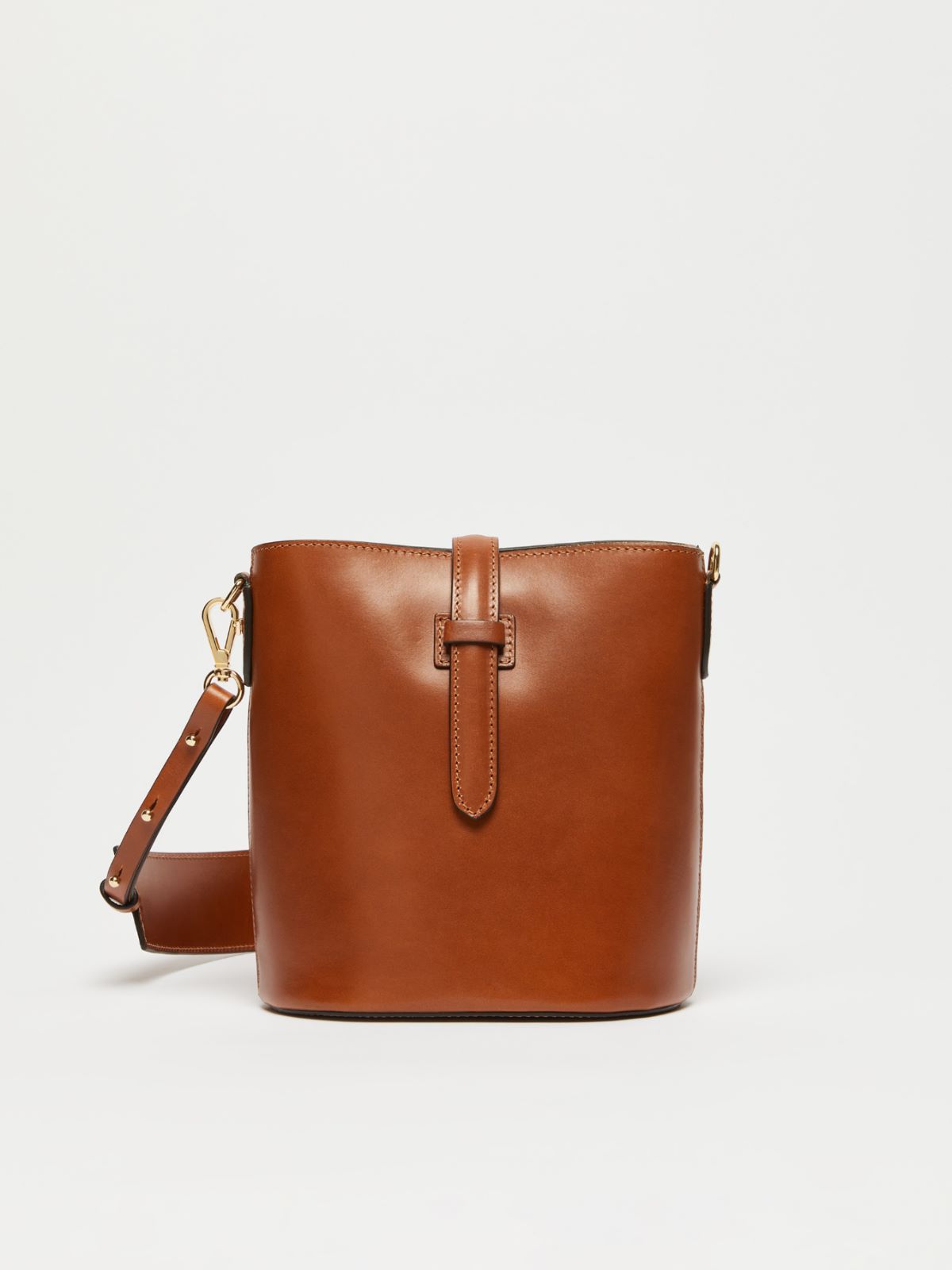 Small leather bucket bag