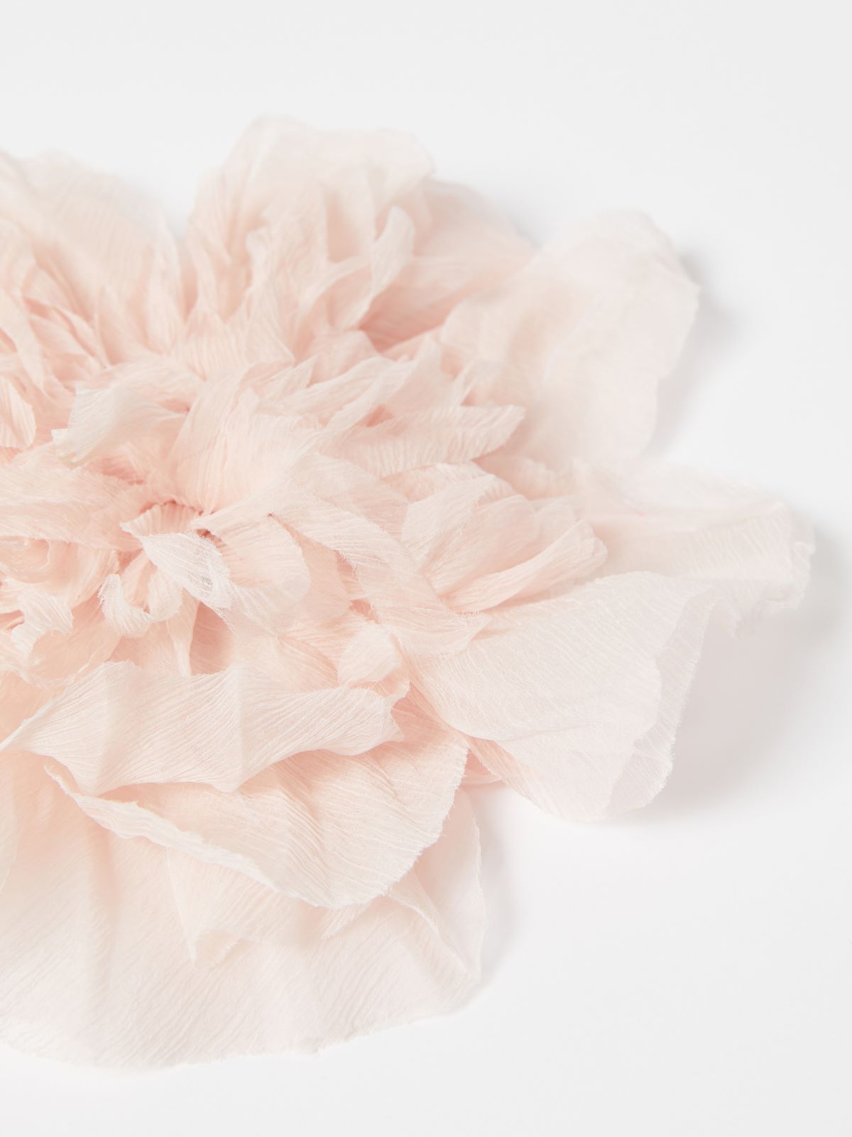 Crepon flower brooch