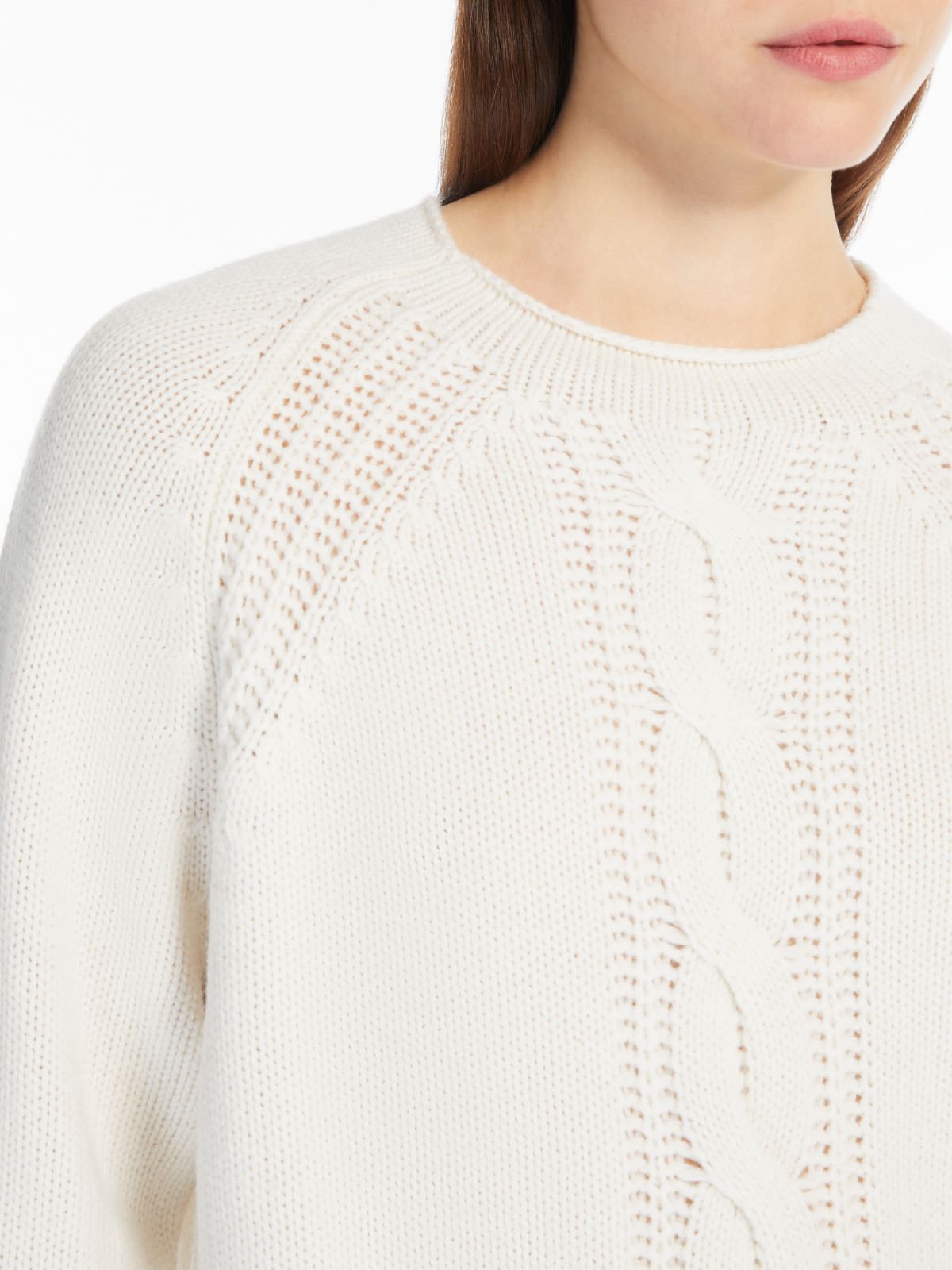 Cashmere yarn jumper