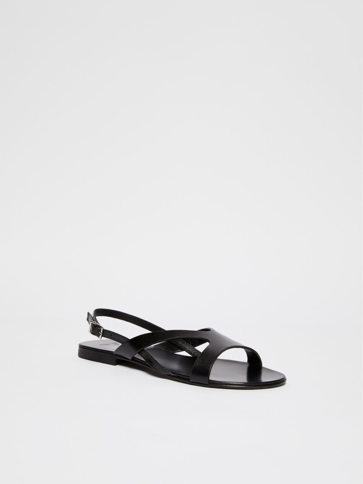 Flat leather sandals