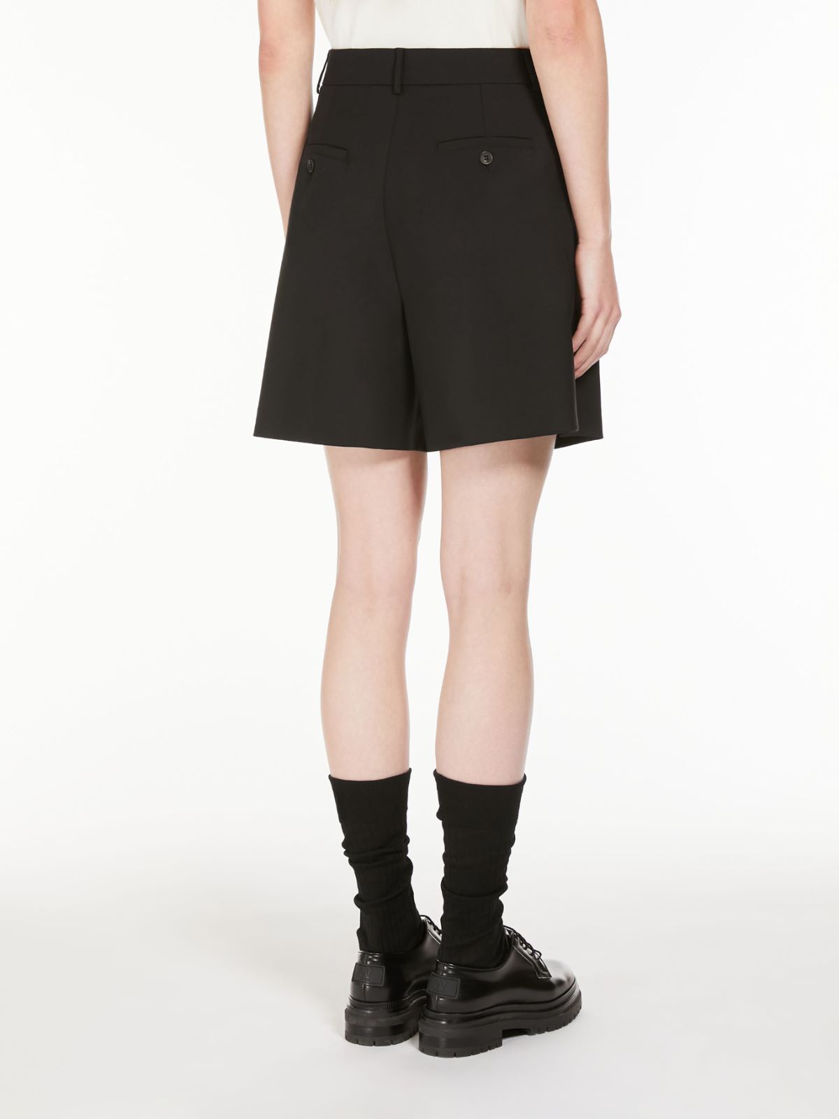 Woollen cloth Bermuda shorts