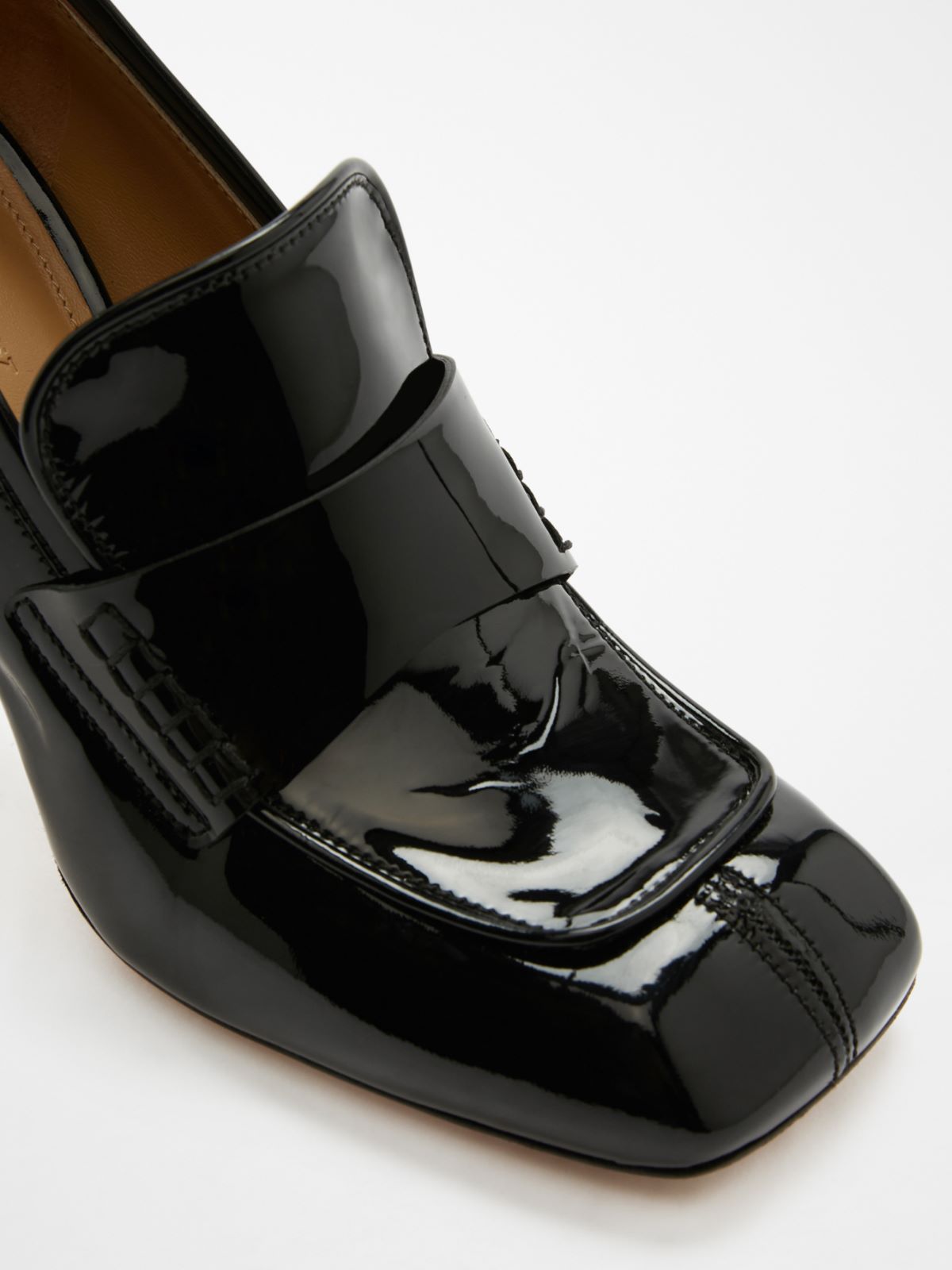 Patent leather loafers with heel