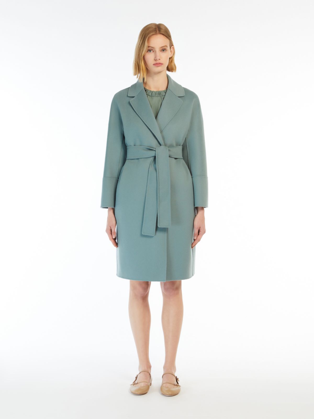 Double-faced short wool coat