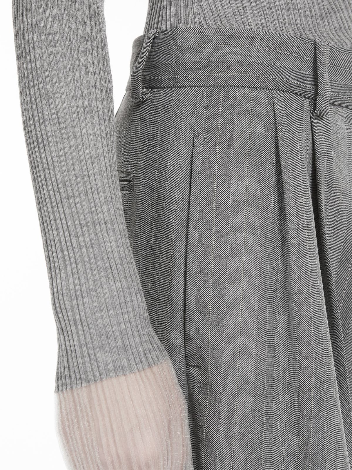 Oversized low-rise trousers