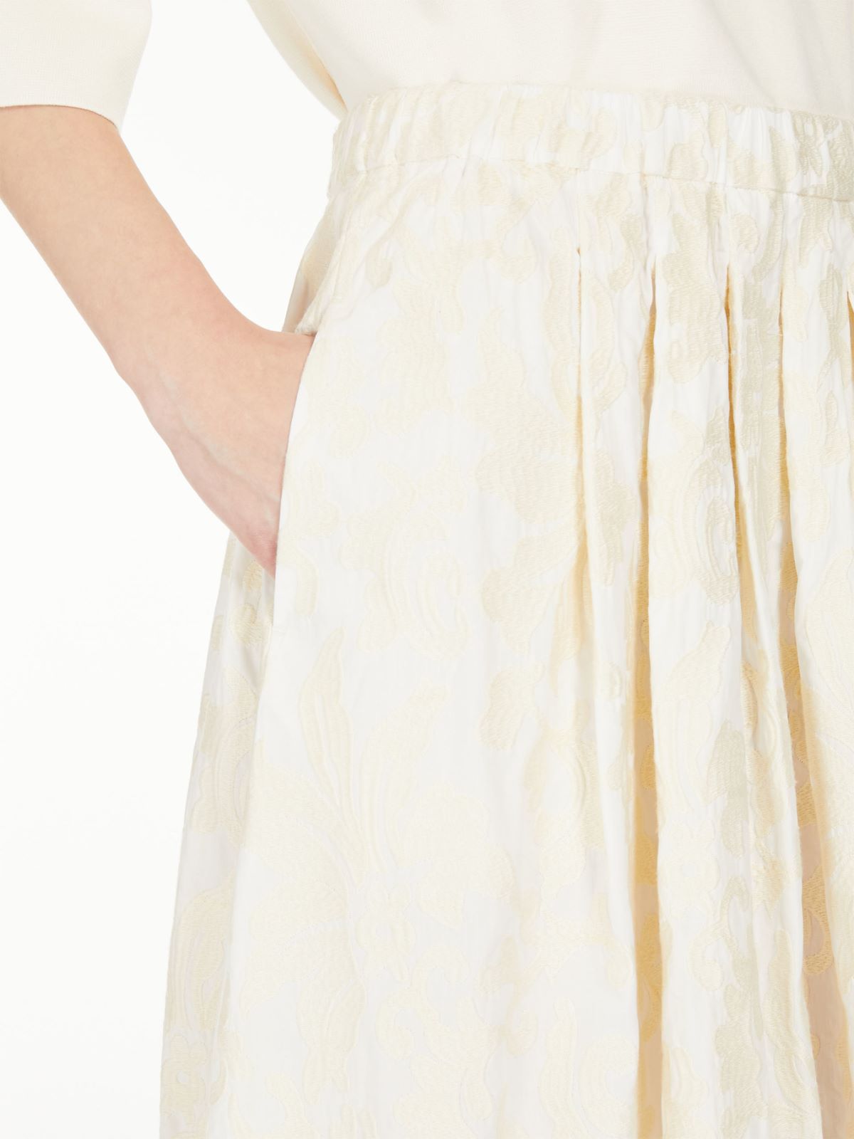 Full embroidered cotton skirt