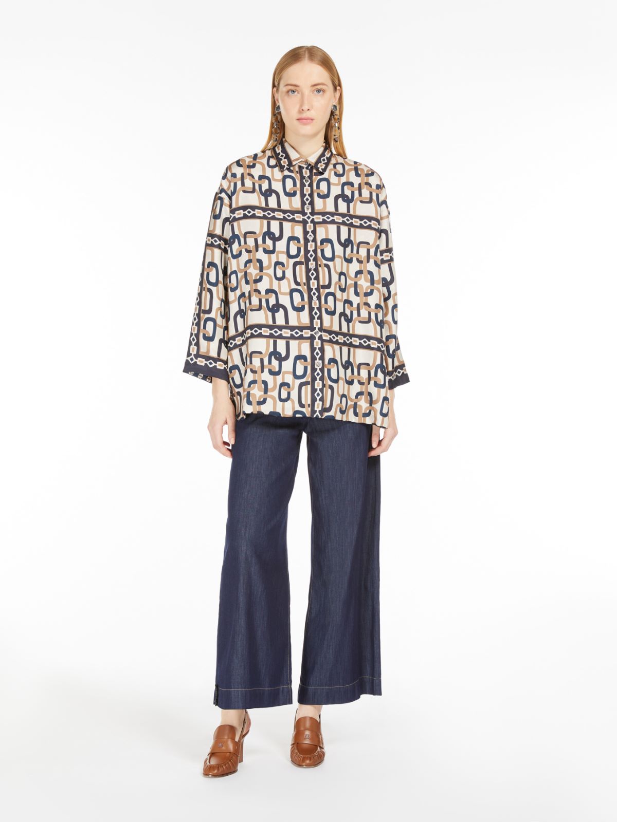 Reversible shirt in printed silk