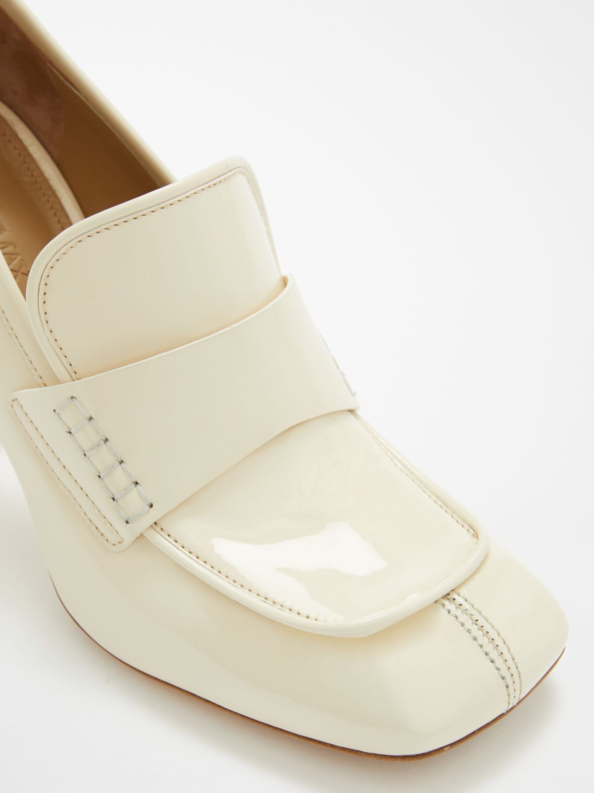 Patent leather loafers with heel