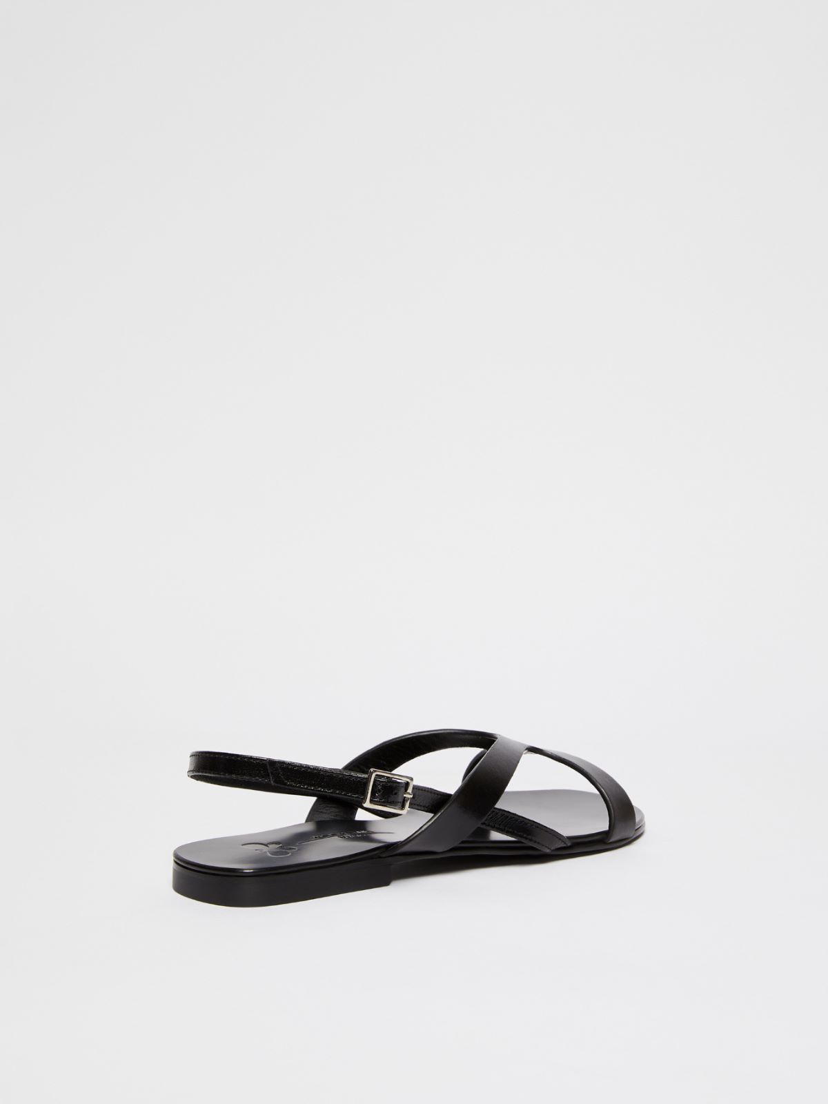 Flat leather sandals