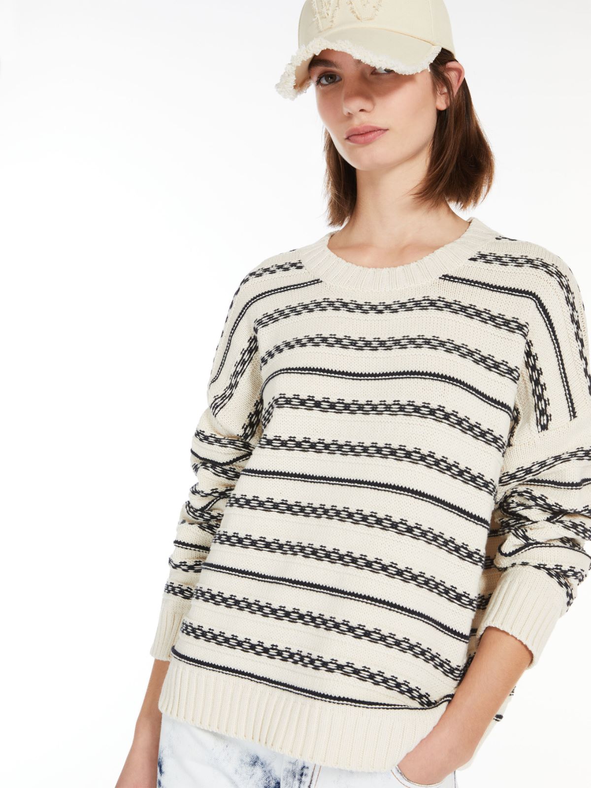 Striped cotton yarn sweater