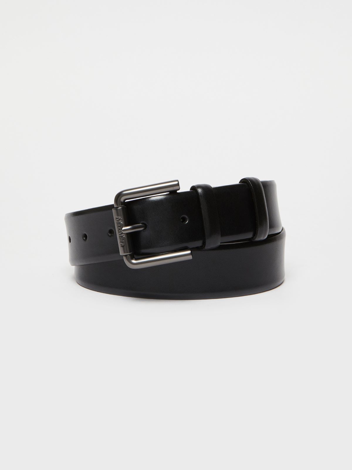 Buffed leather belt