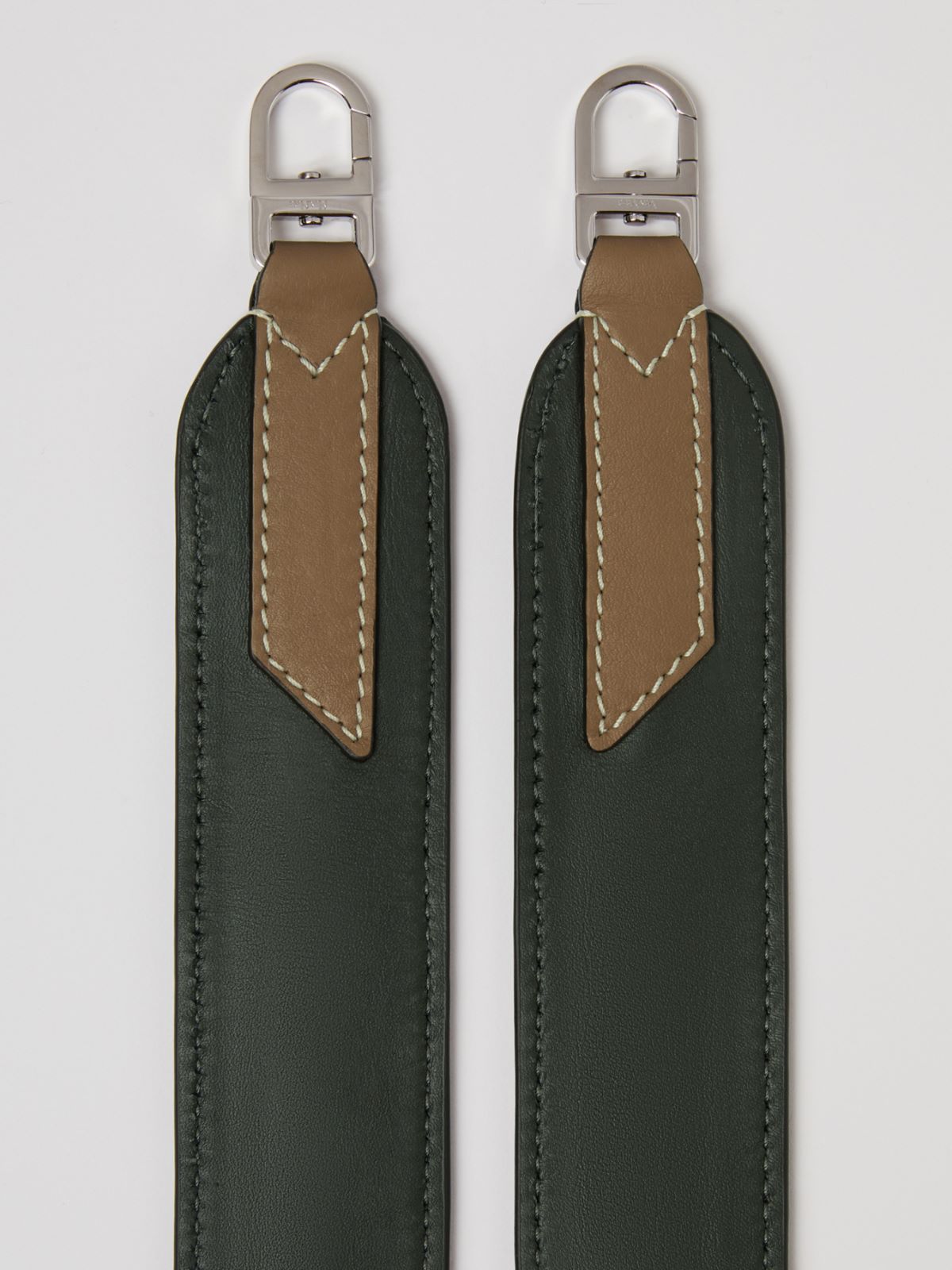 Reversible leather shoulder strap