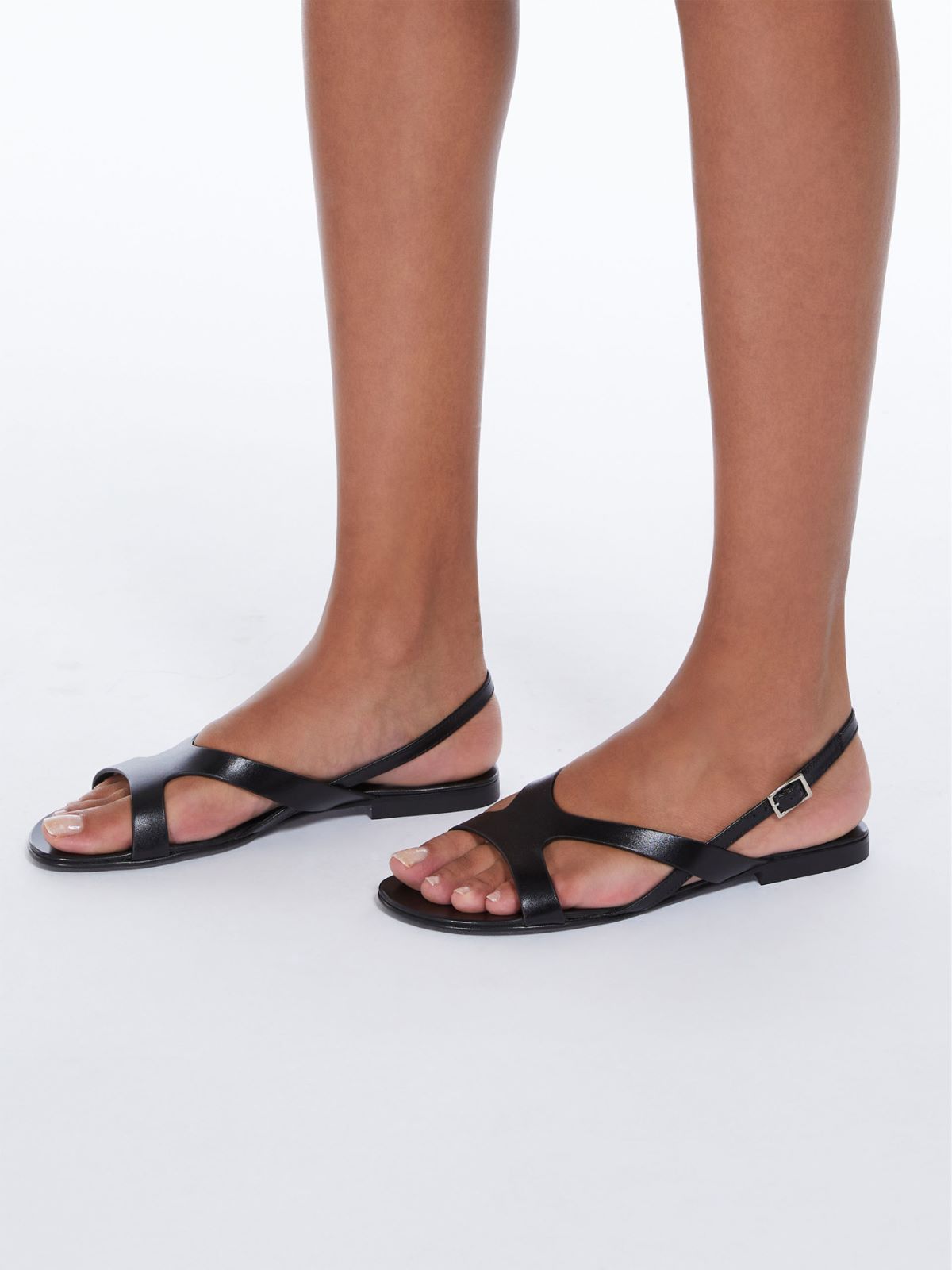 Flat leather sandals