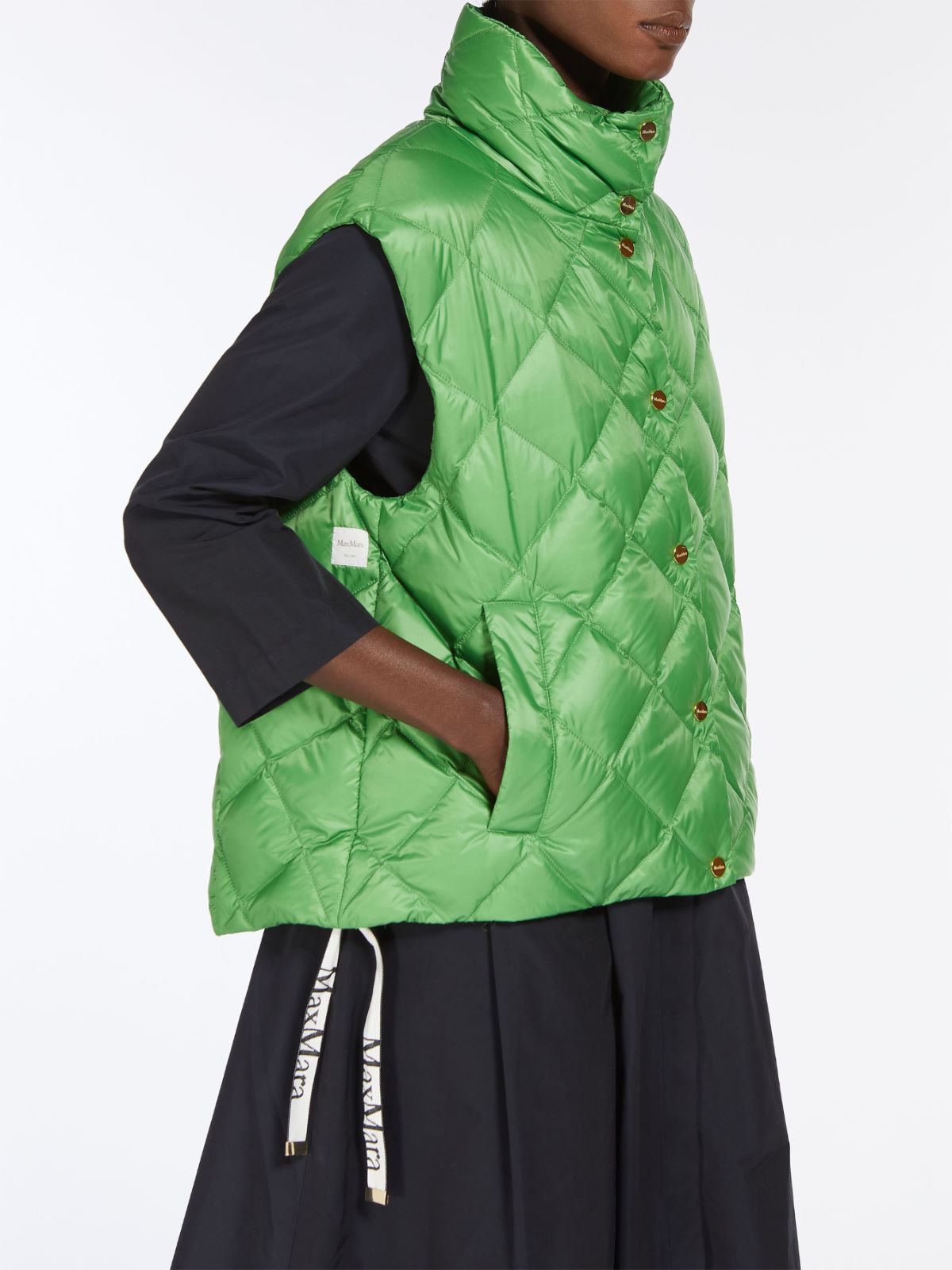 Water-resistant technical canvas gilet