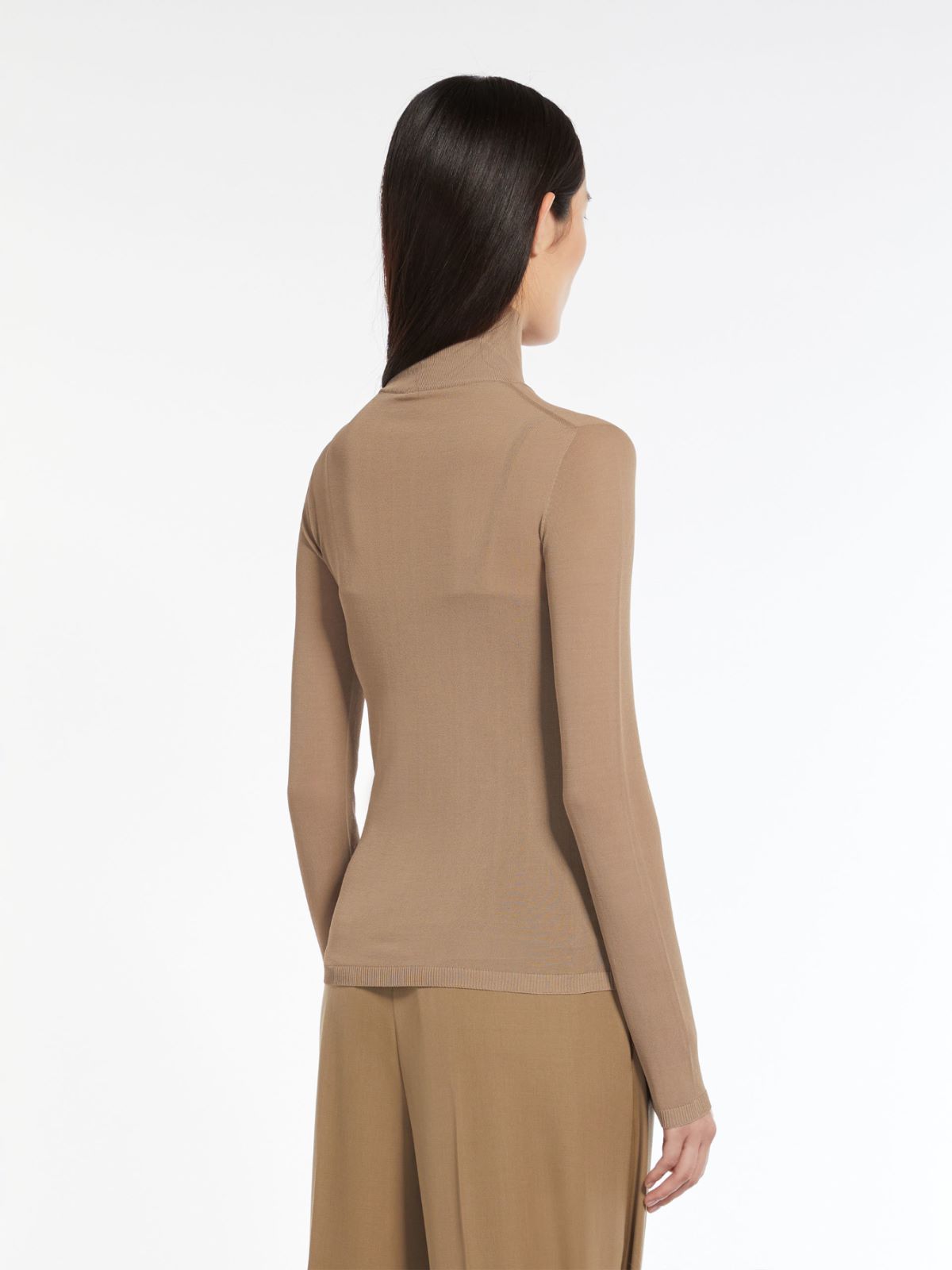 Viscose yarn turtleneck